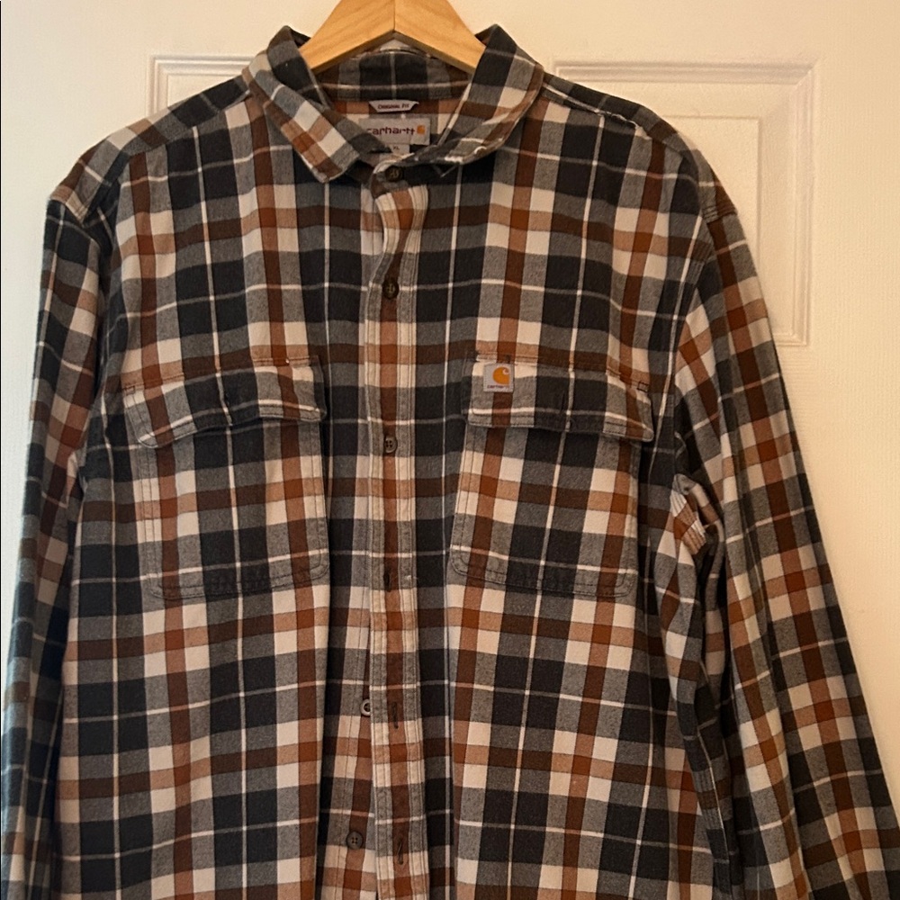Carhartt Men’s Flannel shirt
XL